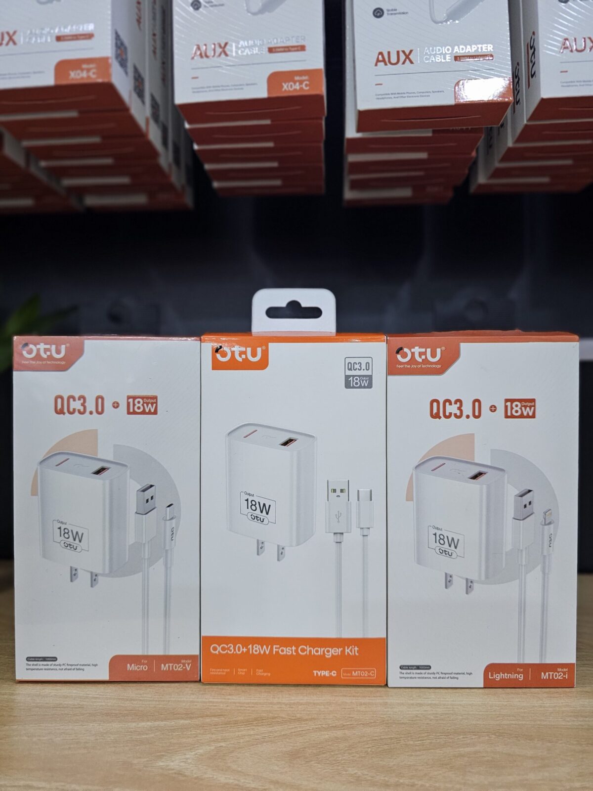 Cargador OTU MT-02 18W - Imagen 2